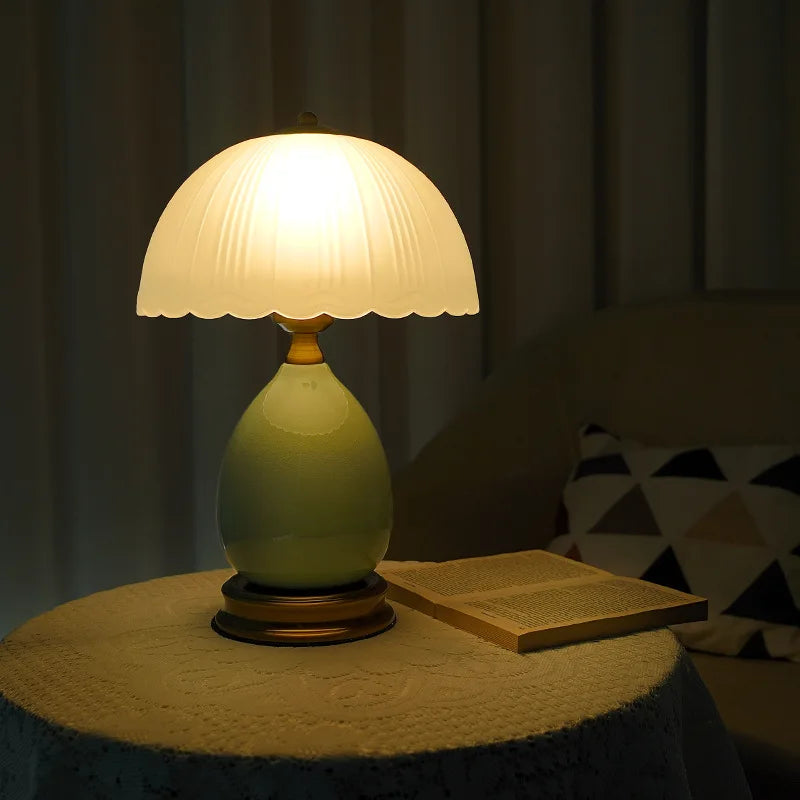 Nordic Retro Ice Crack Desk Lamp High-end Bedroom Bedside Lamp Dormitory Desk Study American Desk Lamp Light Luxury Creativity
