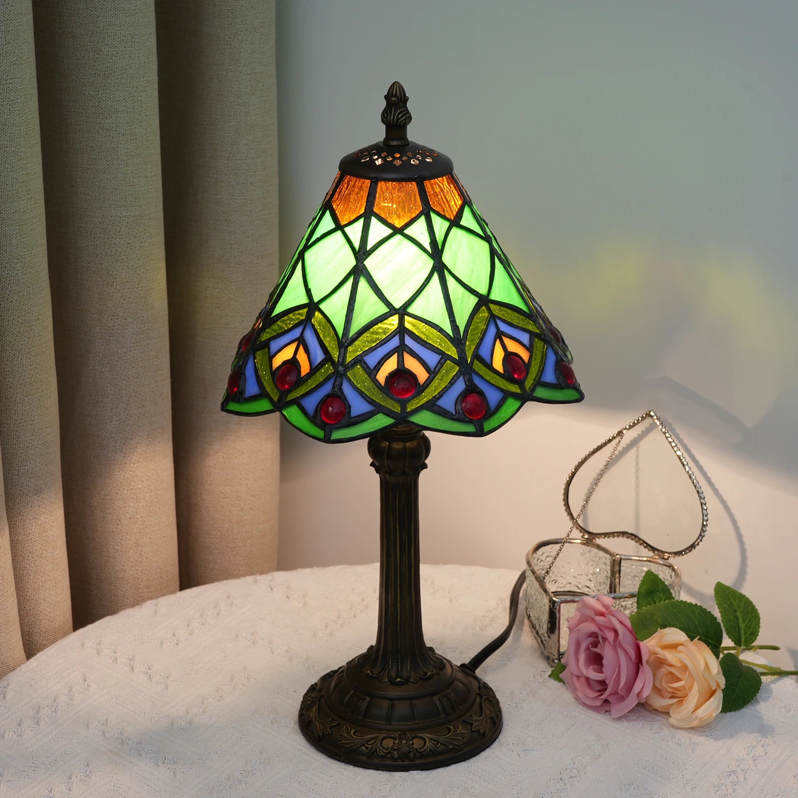 Table Lamp Green Peacock Tail Stained Glass Lamp Vintage Desk Light for Bedside Living Room Office Dormitory Dining Room